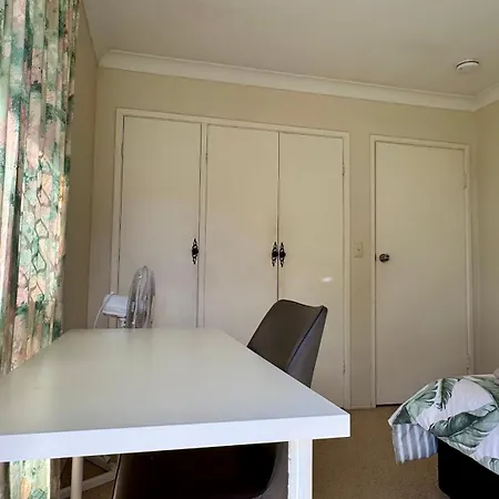 Homestay Walk To Market Square And Garden City! Macgregor Brisbane