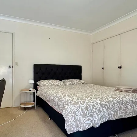 Walk To Market Square And Garden City! Macgregor *