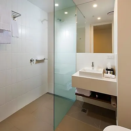 Hotel Ibis Airport 3*
