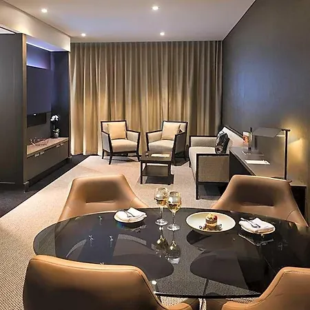 Pullman Airport Hotel 5*