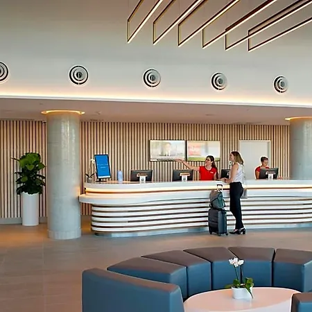 Hotel Ibis Airport 3*