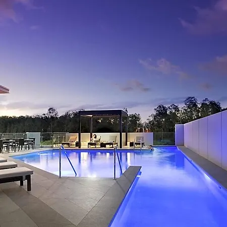 Pullman Airport Hotel 5*