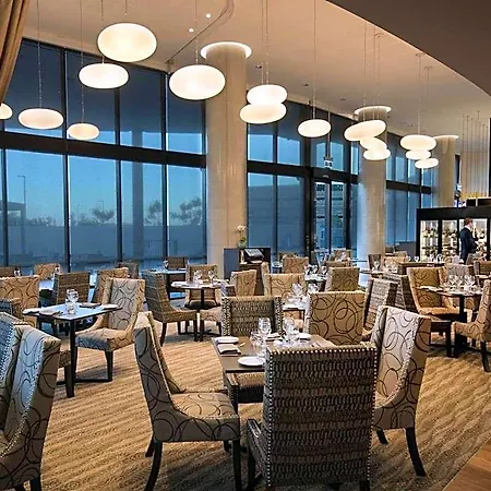 Hotel Pullman Airport