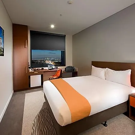 Ibis Airport 3*