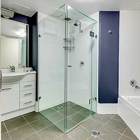 Hillcrest 4*