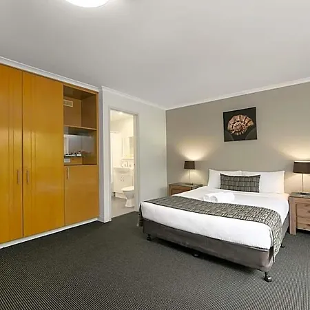 Mt Ommaney 3* Brisbane