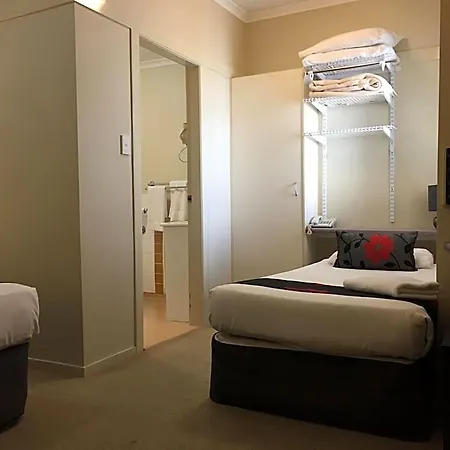 Street Aparthotel