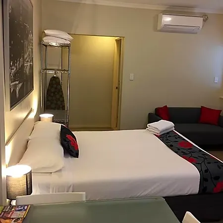 Aparthotel Street 3*