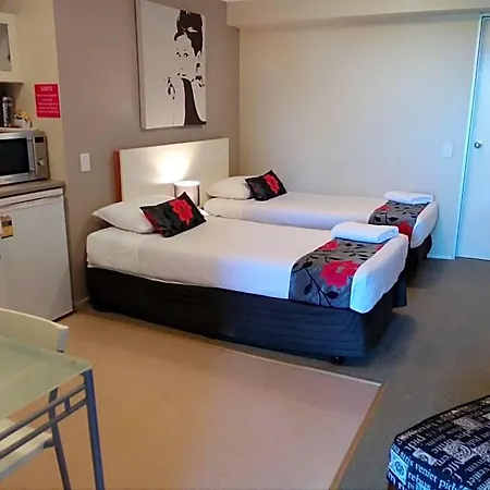 Street Aparthotel