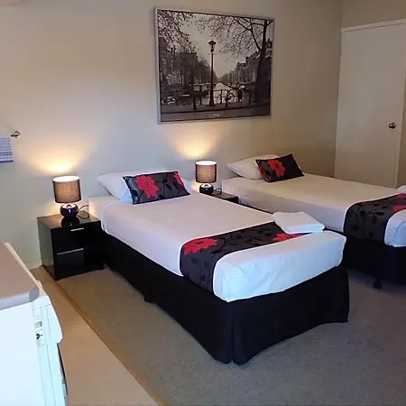 Street Aparthotel 3*