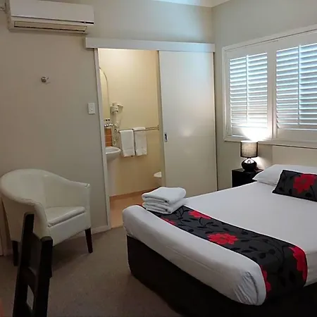Street Aparthotel 3*