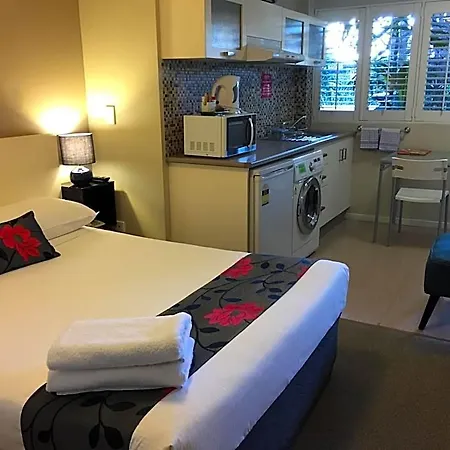 Street Aparthotel 3*