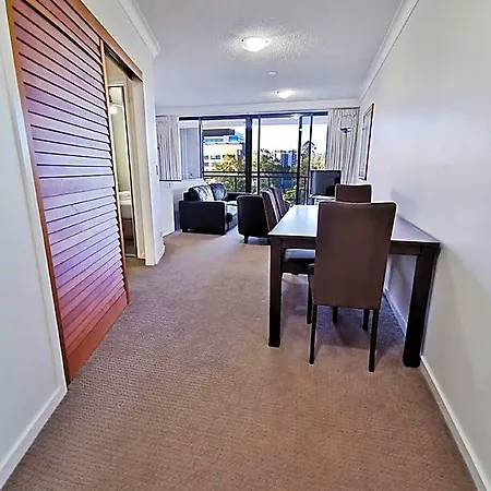 On The Park 5* Brisbane