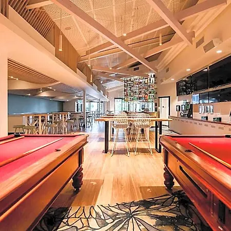 Calamvale And Conference Centre Hotel
