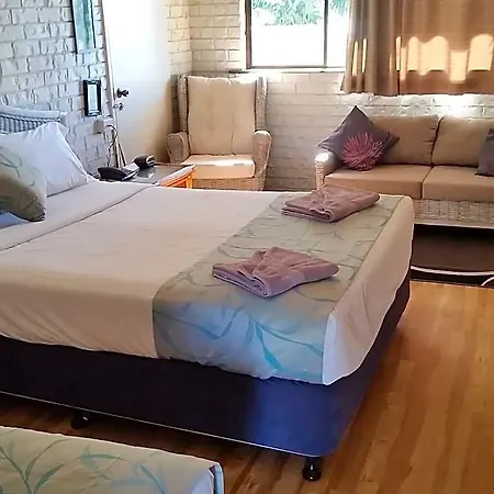Motel Holland Park 3*
