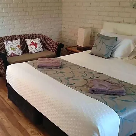 Holland Park Motel