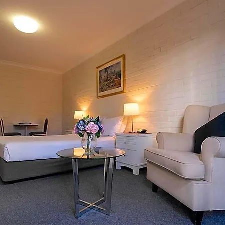 Motel Benson Court 4*