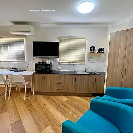Motel Benson Court 4*