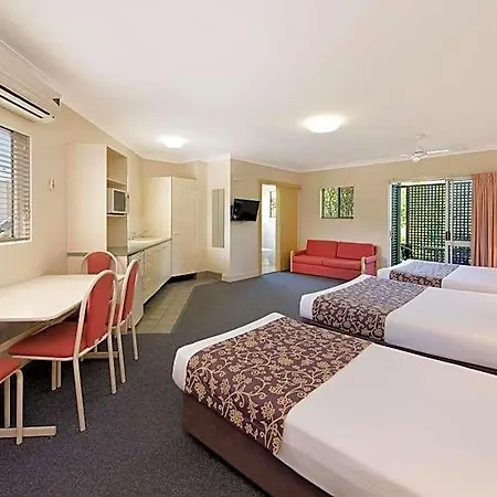 Benson Court Motel 4*