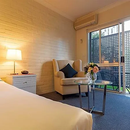 Motel Benson Court 4*