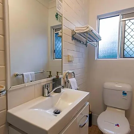 Benson Court 4*