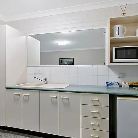 Benson Court Motel 4*