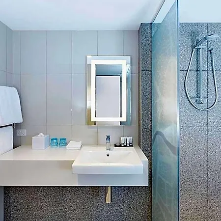 Hotel Holiday Inn Express Brisbane Central By Ihg 4*