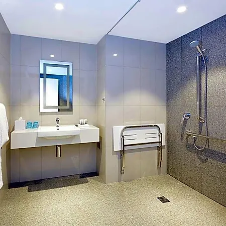 Holiday Inn Express Brisbane Central By Ihg 4*