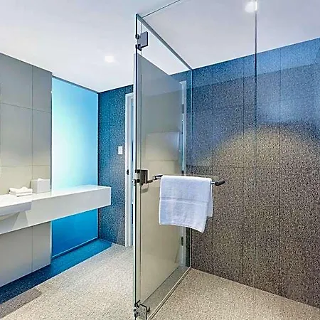 Holiday Inn Express Brisbane Central By Ihg Hotel 4*