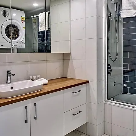River Plaza Aparthotel 4*