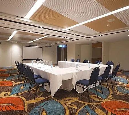 Calamvale And Conference Centre Hotel 5*