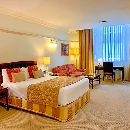 Royal 4*