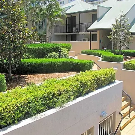 Spring Hill Mews Aparthotel 4*