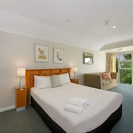 Airport Heritage Motel 4*