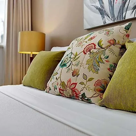 Manor 4* Brisbane