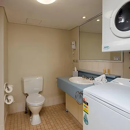 Aparthotel Abbey On Roma & 4*