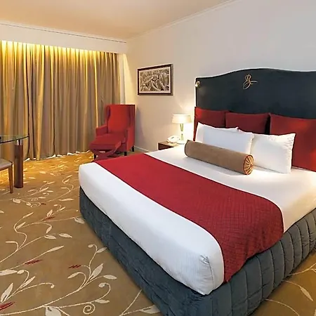 Royal On The Park Hotel