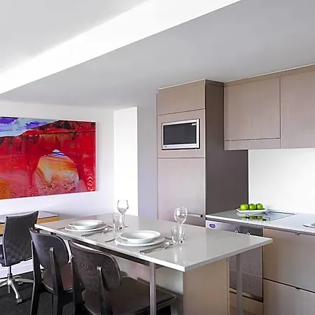 Hotel Mantra South Bank 4*