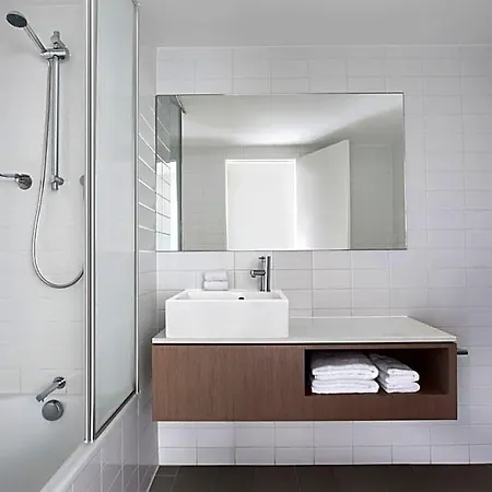 Hotel Mantra South Bank 4*