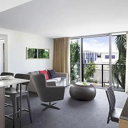 Mantra South Bank 4*