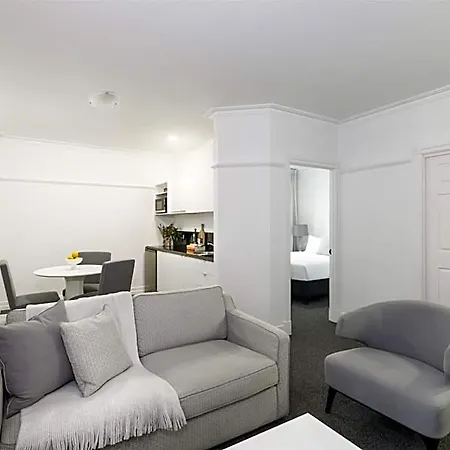 Adina Anzac Square 5*