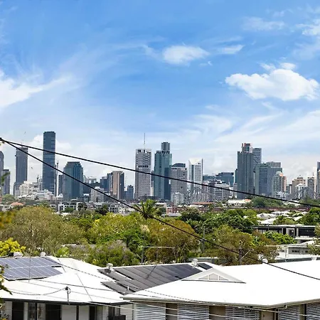 Holiday home Pet-friendly Haven: Fast Wi-fi & Netflix Brisbane
