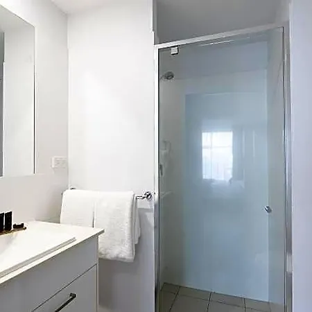 Boulevard North Lakes Hotel 4*