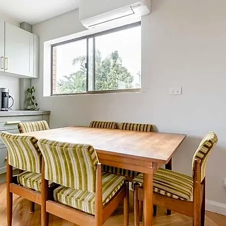 Funky 2br Chermside Escape