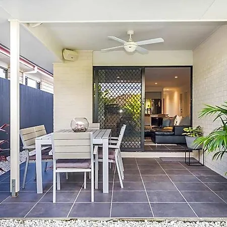 Charming 3br House In The Heart Of Dakabin Hotel 3*