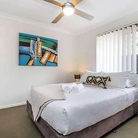 Charming 3br House In The Heart Of Dakabin 3*