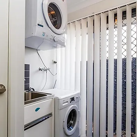Charming 3br House In The Heart Of Dakabin Hotel