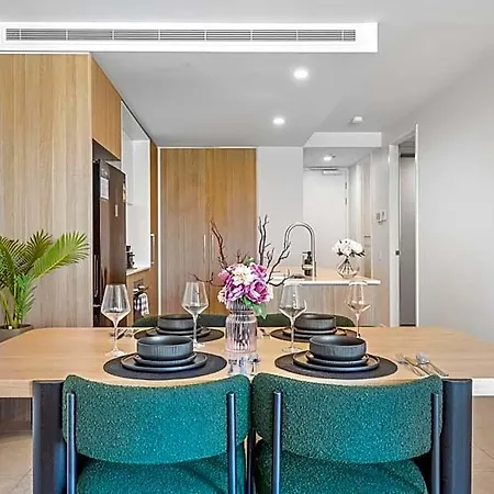 3br Family - King Beds, Parking & Views * Brisbane
