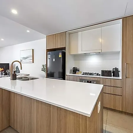 Apartment 3br Family - King Beds, Parking & Views Brisbane
