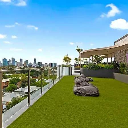 3br Family - King Beds, Parking & Views * Brisbane
